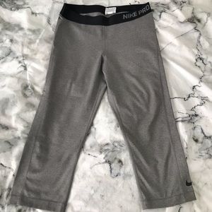 Nike Pro Capris